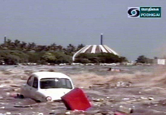 Tsunami 2004: Marina Beach, Chennai, India